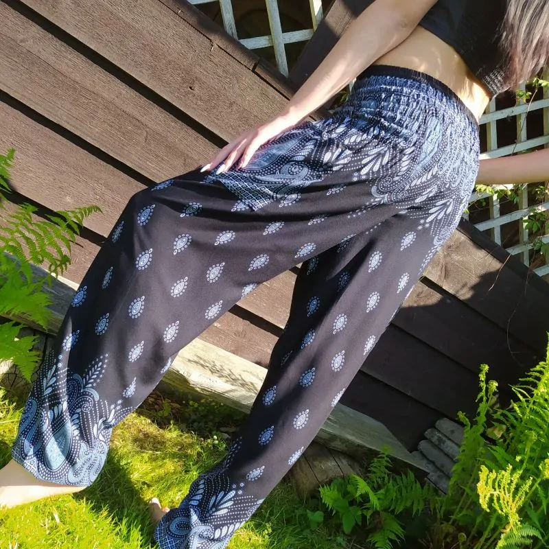 Pohodlné letní kalhoty s kapsami, barva černá