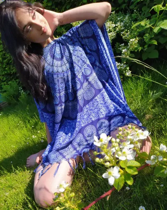 Dámské letní pončo a vzdušná halenka z viskózy v jednom, barva modrá, velká mandala
