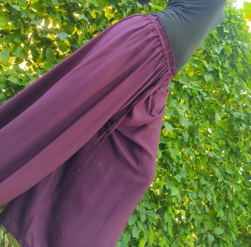 Vzdušné palazzo kalhoty z chladivé viskózy, barva tmavě vínová