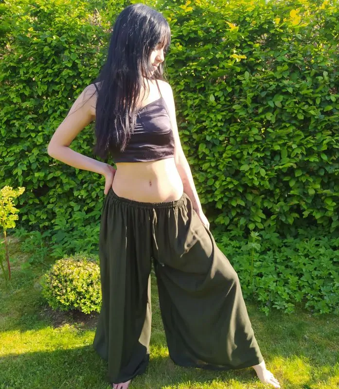 Vzdušné palazzo kalhoty z chladivé viskózy, barva khaki