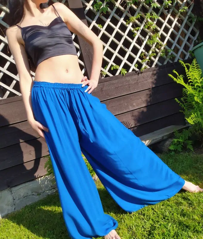 Vzdušné palazzo kalhoty z chladivé viskózy, barva modrá