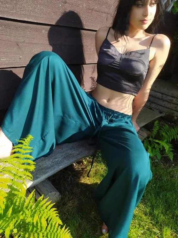 Vzdušné palazzo kalhoty z chladivé viskózy, barva petrolejová