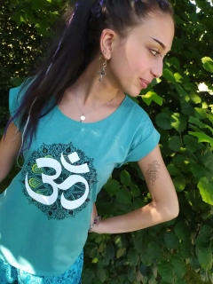 Dámské tričko s hravým potiskem Óm, barva tyrkysová
