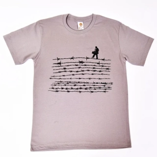 Pánské bavlněné tričko s vtipným potiskem Provazochodec na ostnatém drátu